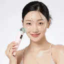 medicube-age-r-booster-pro-pink-edition-model.webp