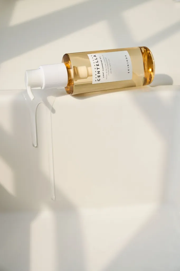 220307_Light Cleansing Oil_0079.webp