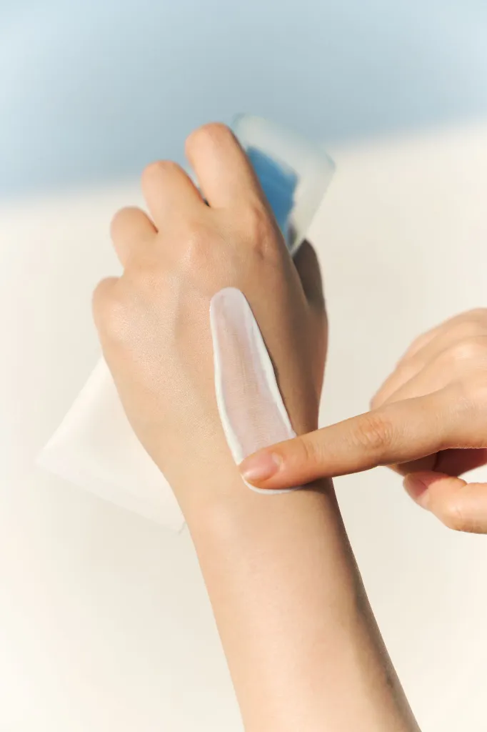220523_Water-fit Sun Serum_5.webp