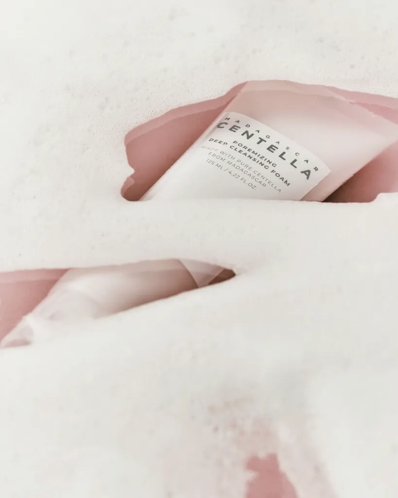 220615_Deep Cleansing Foam_5.webp