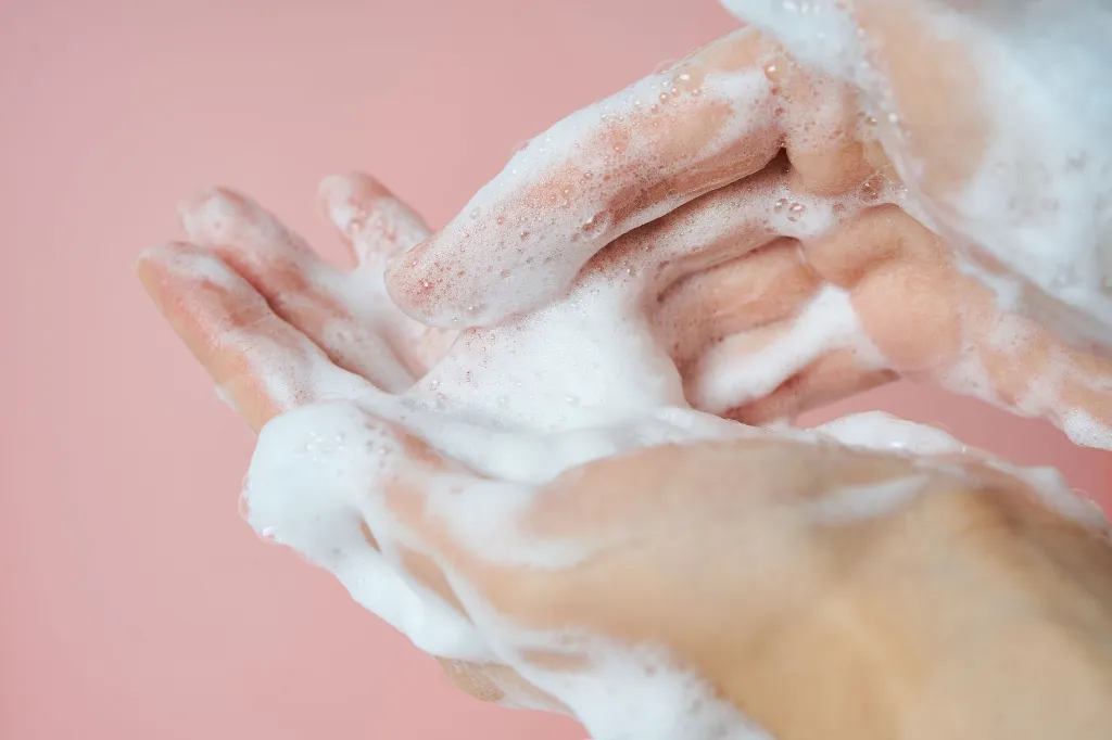 220624_Deep Cleansing Foam_2.webp